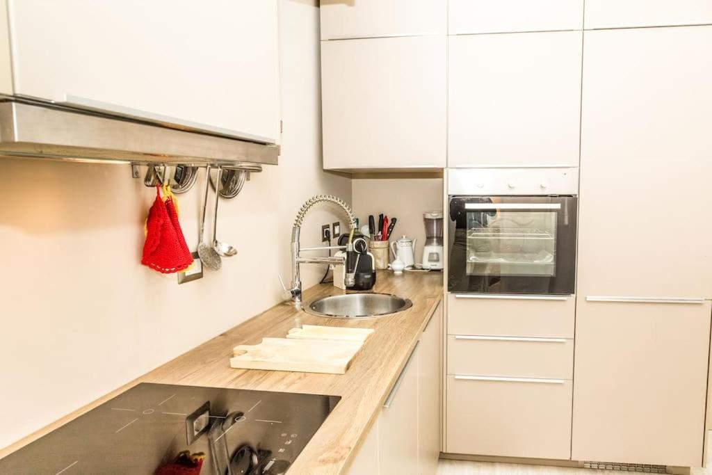 Raphi's Flat In Trastevere - The Heart Of * Roma
